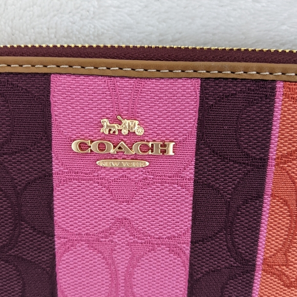 NWT COACH Signature Print Color-block Medium Zip-around Wallet - Picture 2 of 8